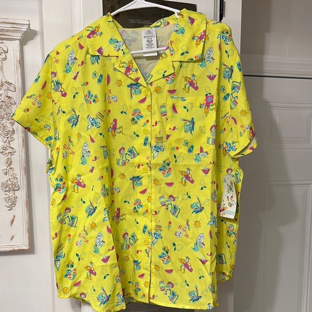 NWT Disney Toy Story Print Women’s Blouse, Bright Yellow Size XL